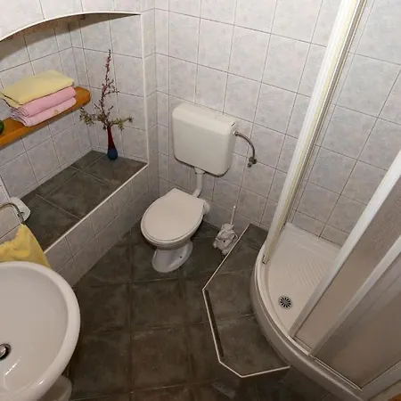 In With Balcony, Air Conditioning, Wifi, Washing Machine Sutomiscica