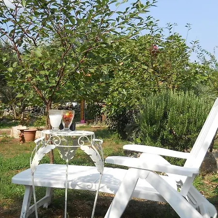 Appartement In With Balcony, Air Conditioning, Wifi, Washing Machine Sutomiscica