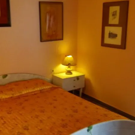 Apartamento In With Balcony, Air Conditioning, Wifi, Washing Machine Sutomiscica