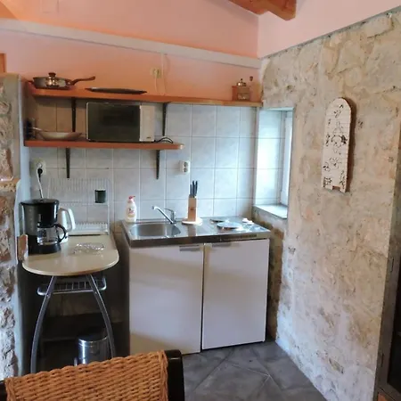 In With Balcony, Air Conditioning, Wifi, Washing Machine Apartamento